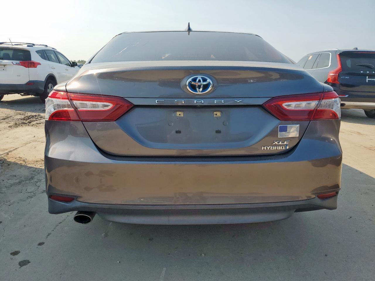 2019 Toyota Camry Hybrid - Image 6