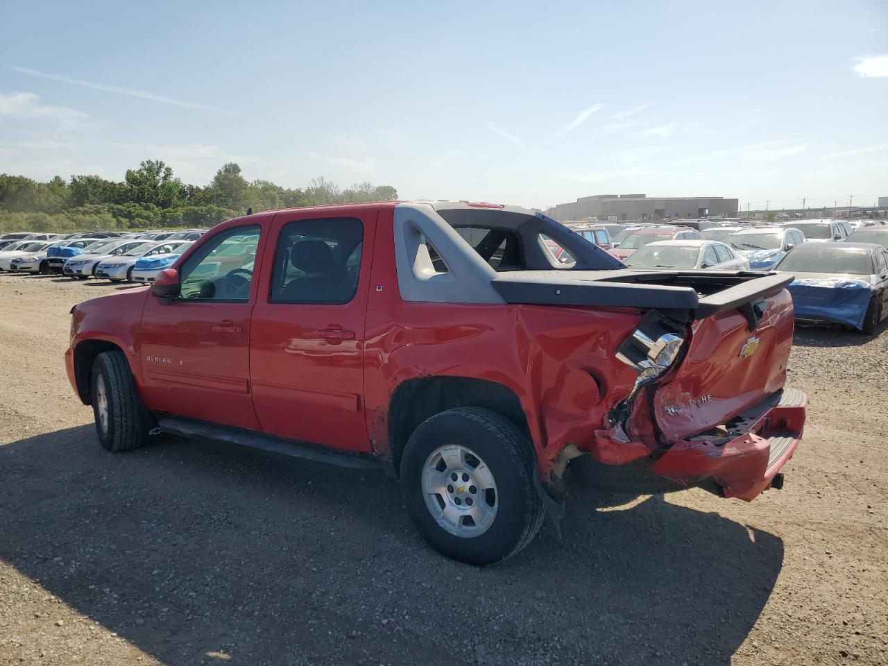 2010 Chevrolet Avalanche Lt - Фото 2