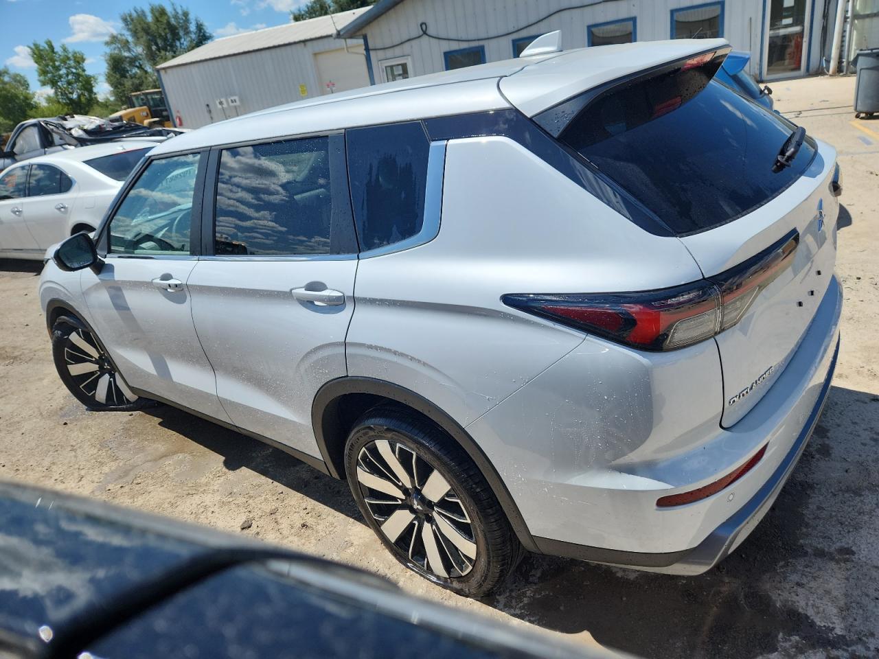 2025 Mitsubishi Outlander Se - Фото 2