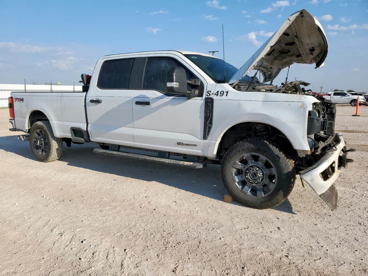 2023 Ford F250 Super Duty - Image 4