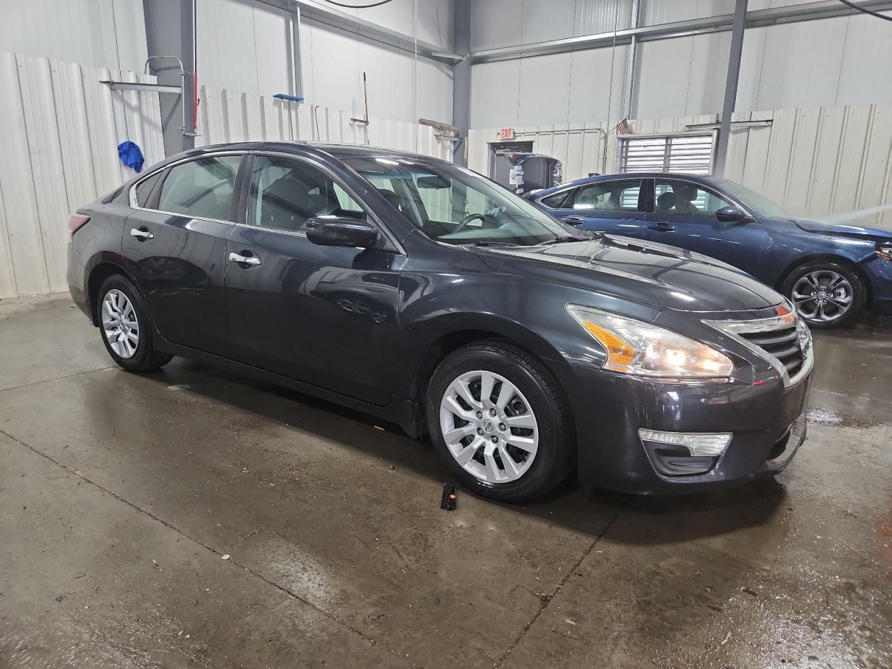 2015 Nissan Altima 2.5 - Image 4