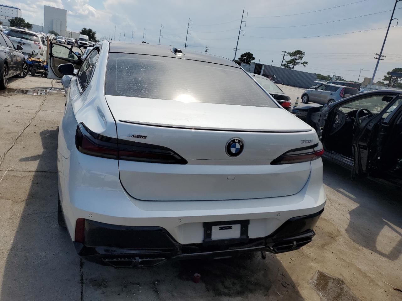 2025 BMW 760 Xi - Image 6