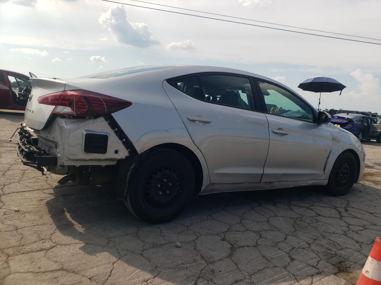 2020 Hyundai Elantra Se - Фото 3