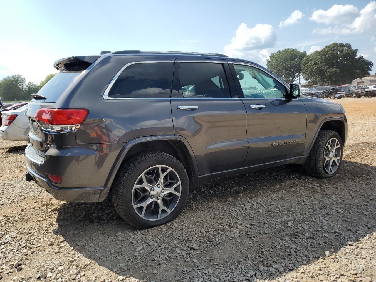 2019 Jeep Grand Cherokee Overland - Image 3