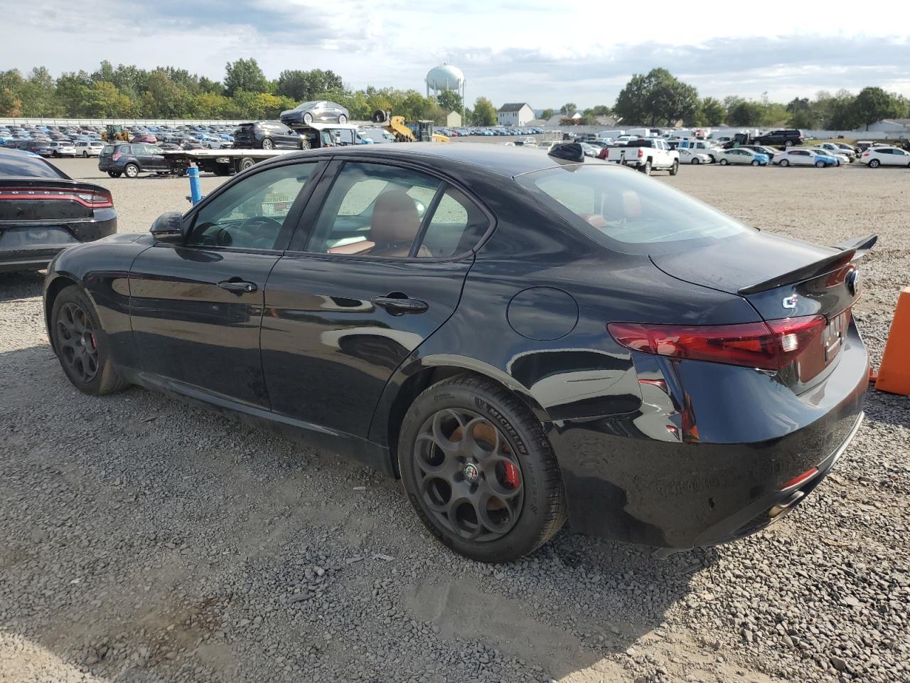 2018 Alfa Romeo Giulia Ti Q4 - Фото 2