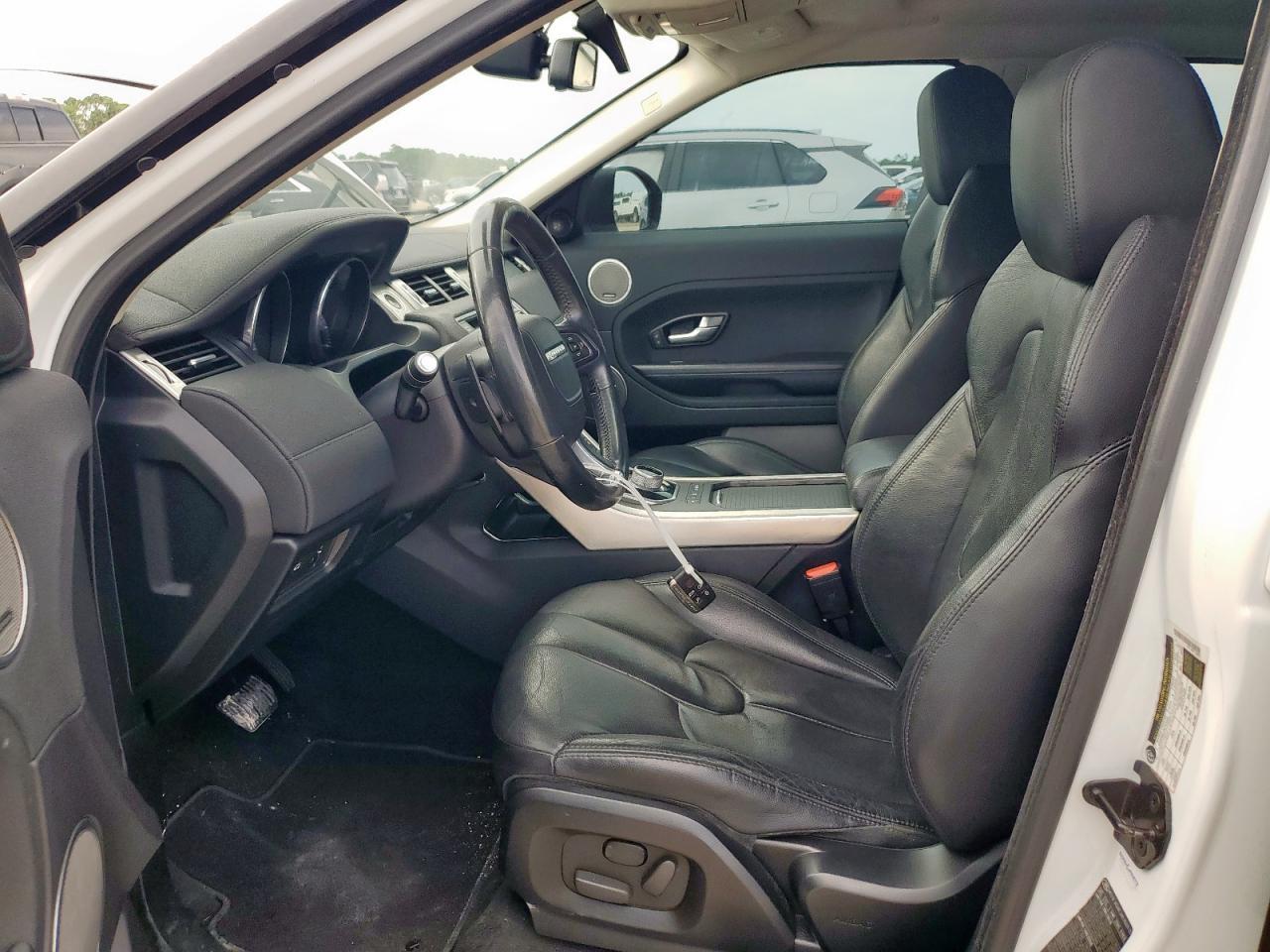 2015 Land Rover Range Rover Evoque Pure Plus - Image 7