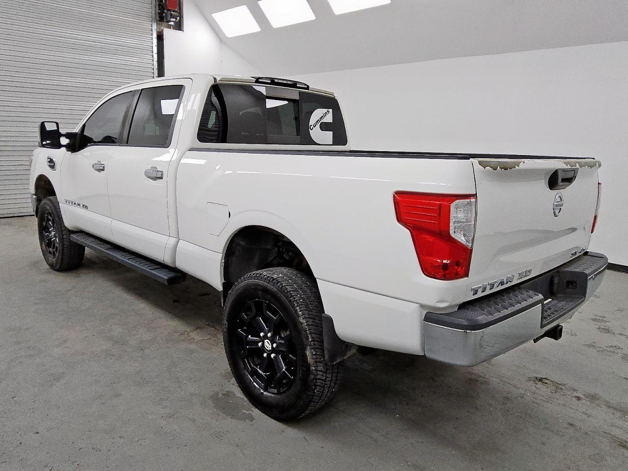 2017 Nissan Titan Xd Sv - Фото 2