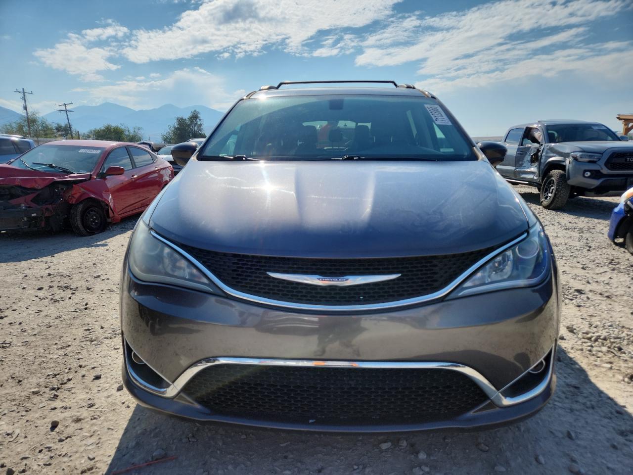 2017 Chrysler Pacifica Touring L - Фото 5