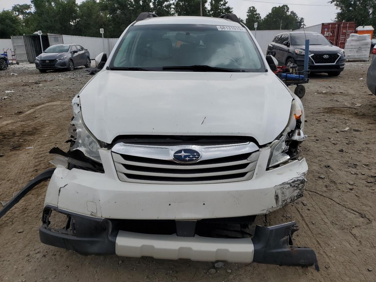 2011 Subaru Outback 3.6R Limited - Image 5
