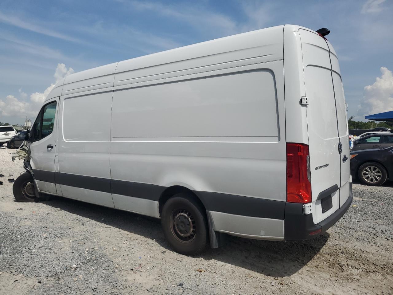 2025 Mercedes-Benz Sprinter 2500 - Фото 2