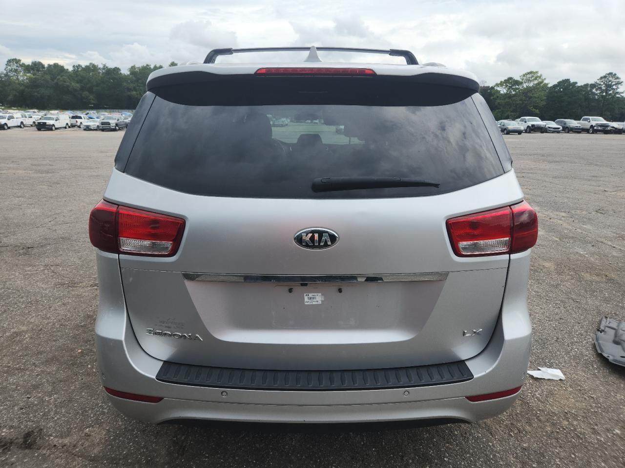 2016 Kia Sedona Lx - Image 6