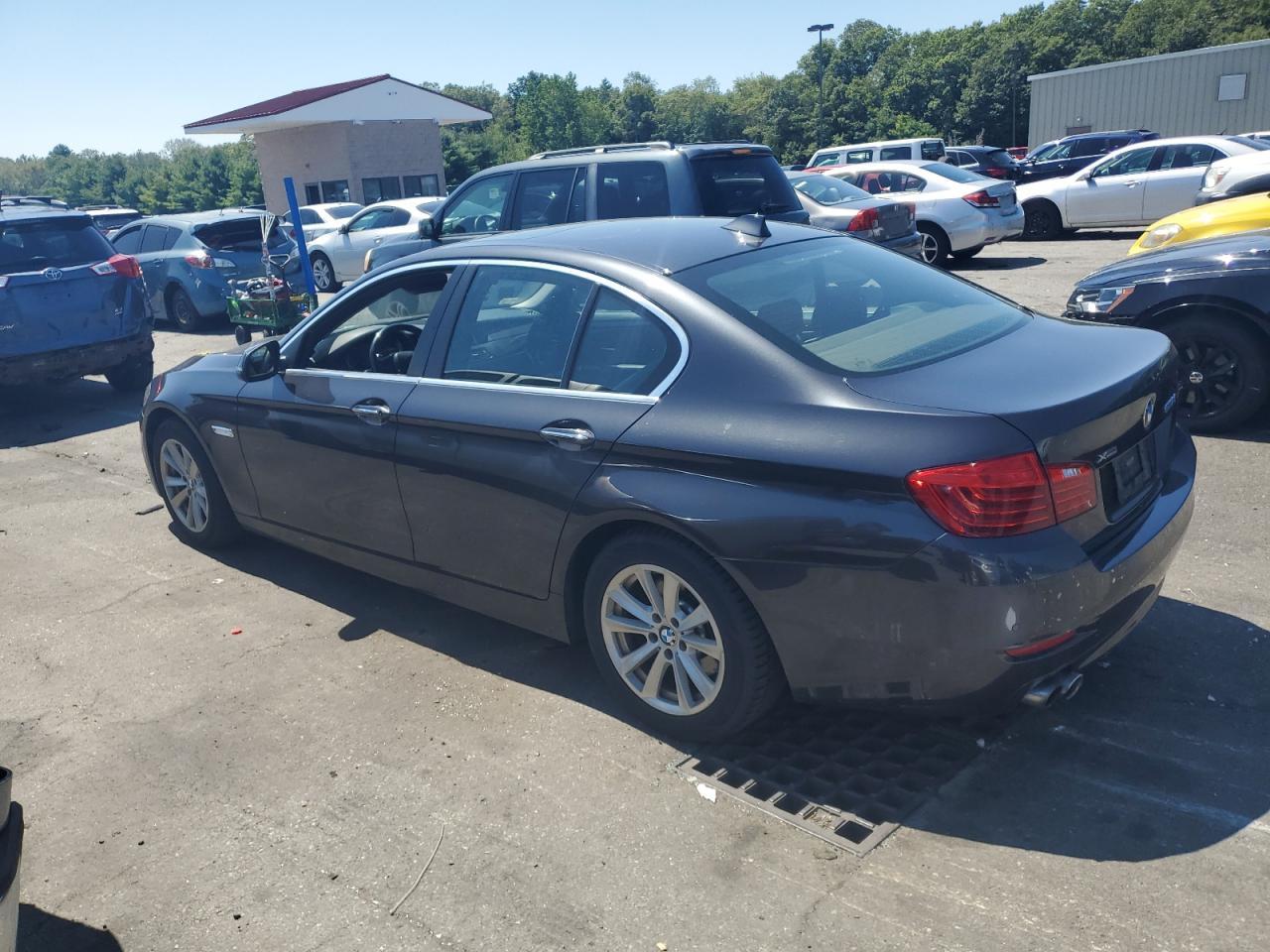 2016 BMW 528 Xi - Фото 2