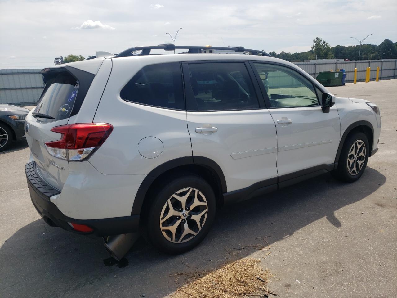 2022 Subaru Forester Premium - Image 3
