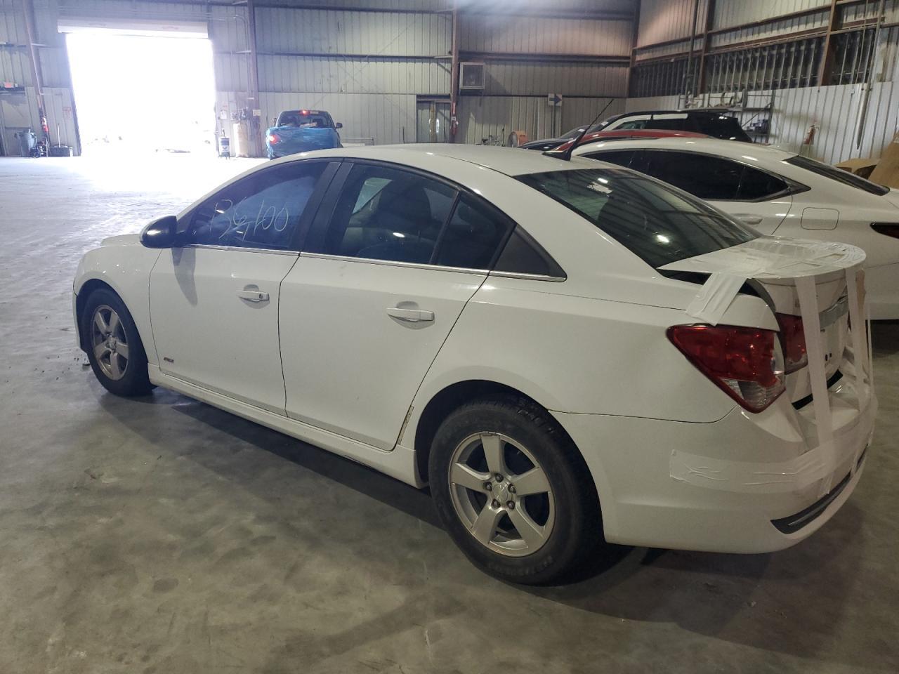 2014 Chevrolet Cruze Lt - Image 2