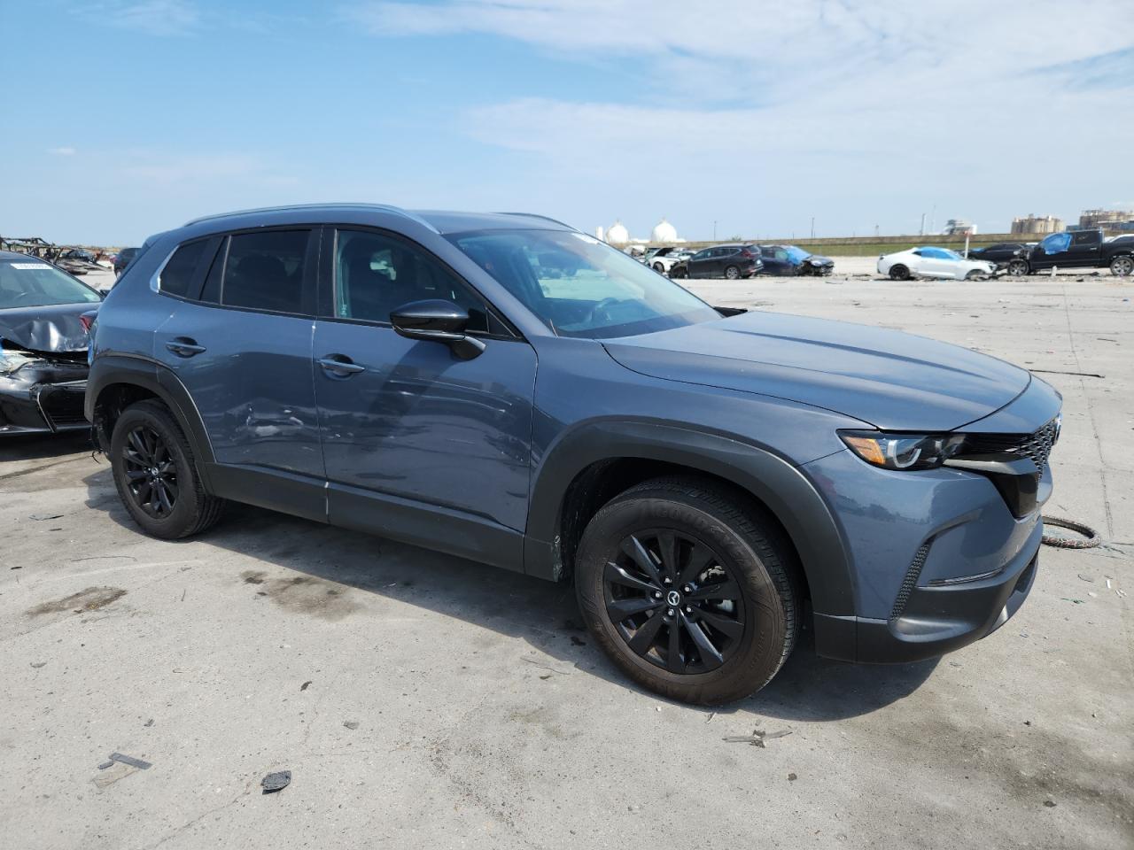 2025 Mazda Cx-50 Premium - Image 4