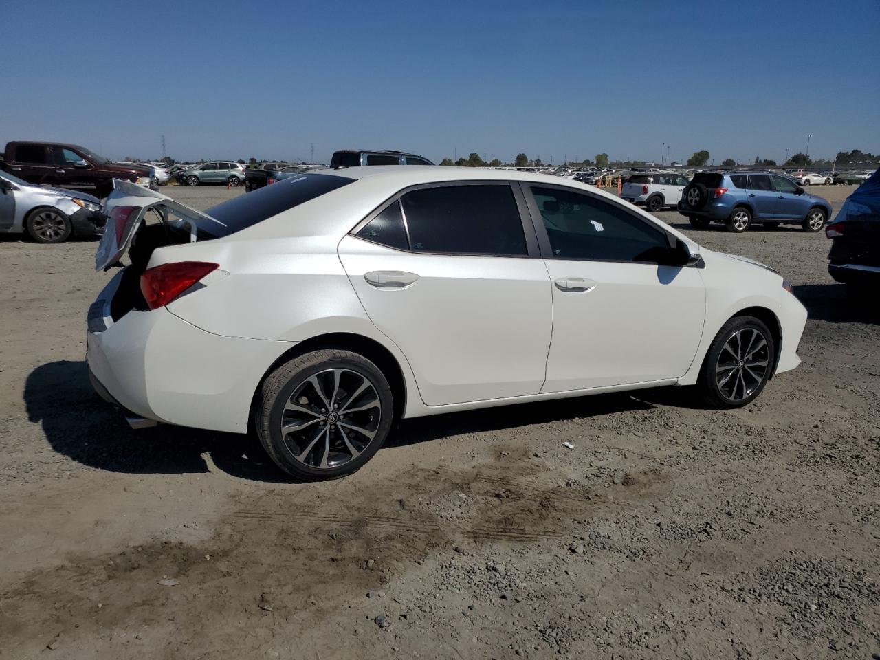 2017 Toyota Corolla L - Фото 3