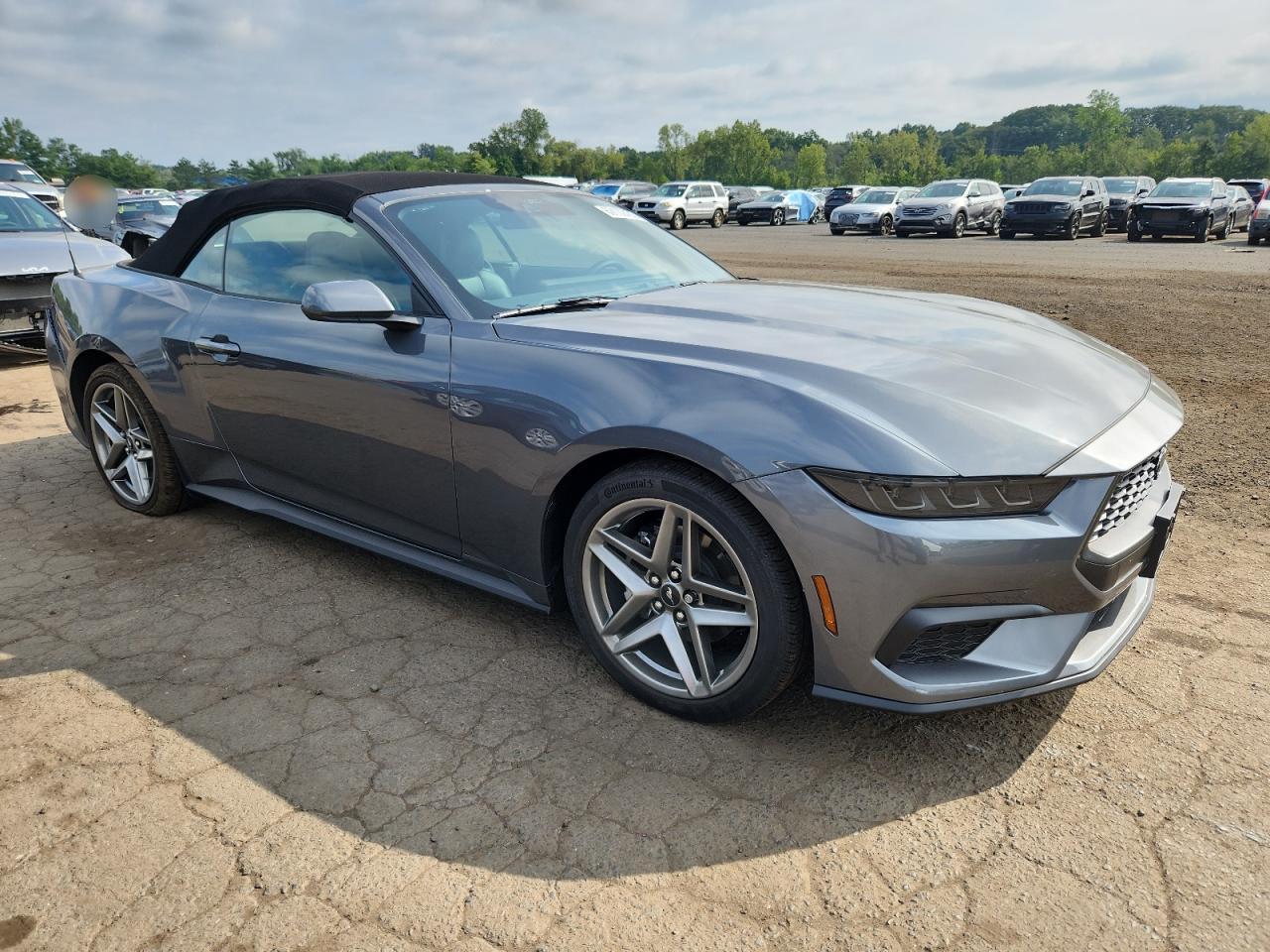2025 Ford Mustang - Image 4