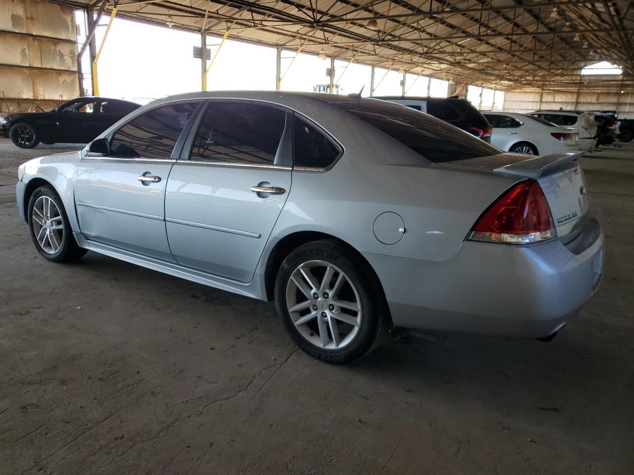 2010 Chevrolet Impala Ltz - Image 2