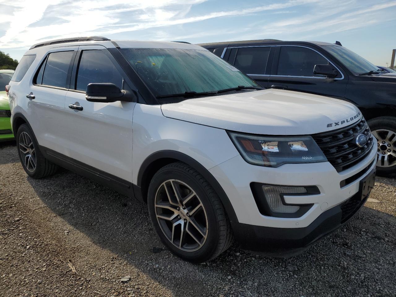 2016 Ford Explorer Sport - Image 4