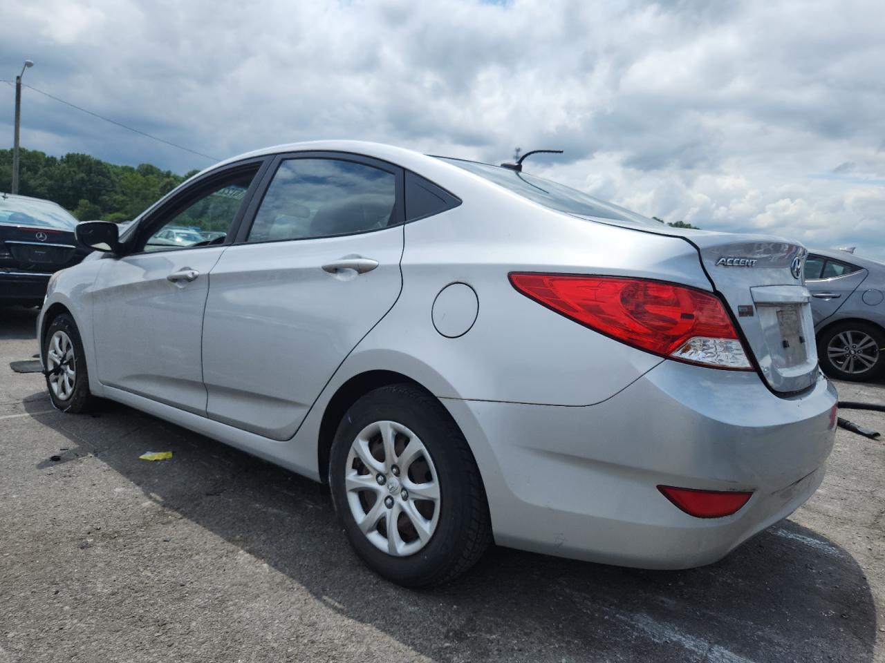 2014 Hyundai Accent Gls - Фото 2