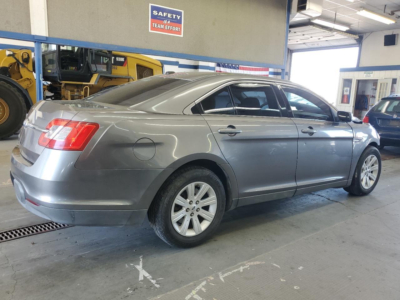 2011 Ford Taurus Se - Фото 3