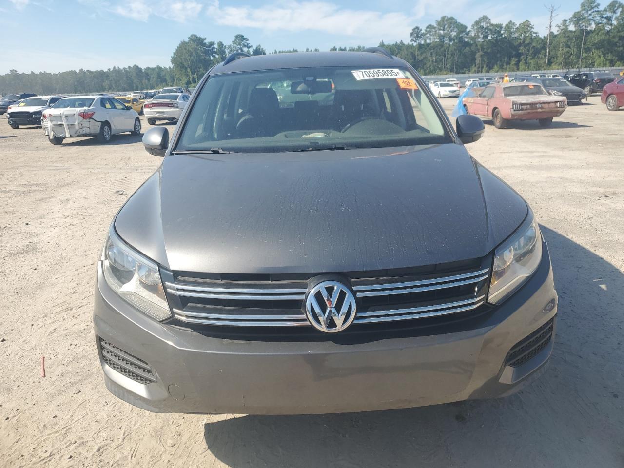 2016 Volkswagen Tiguan S - Image 5