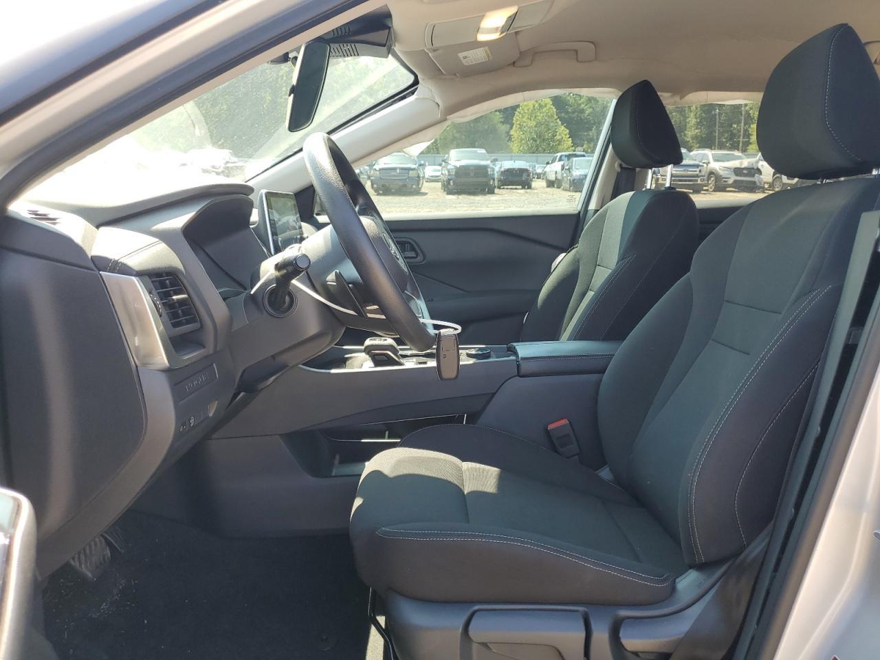 2024 Nissan Rogue S - Image 7
