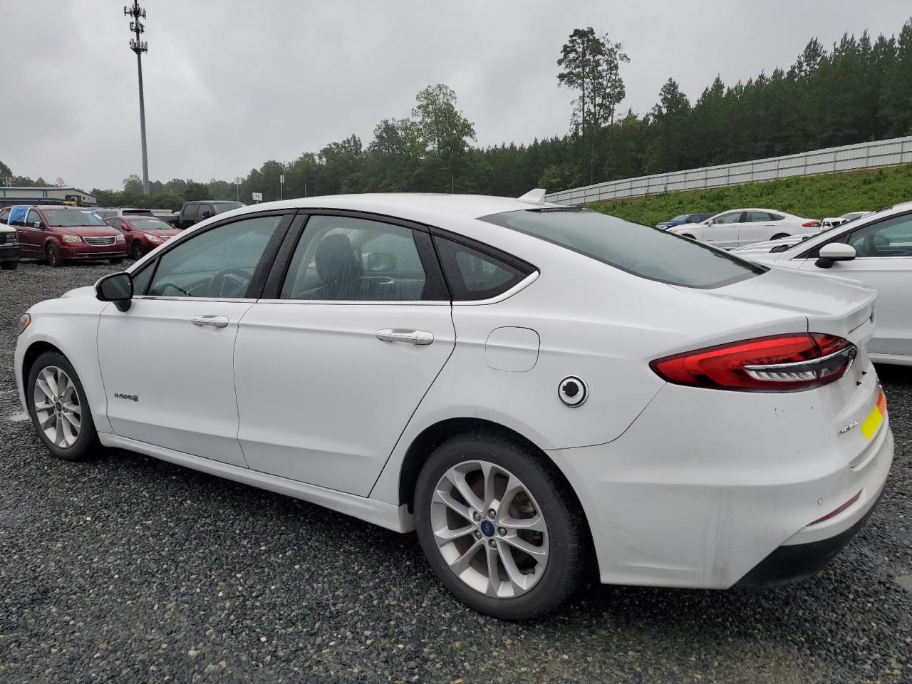 2019 Ford Fusion Se - Image 2