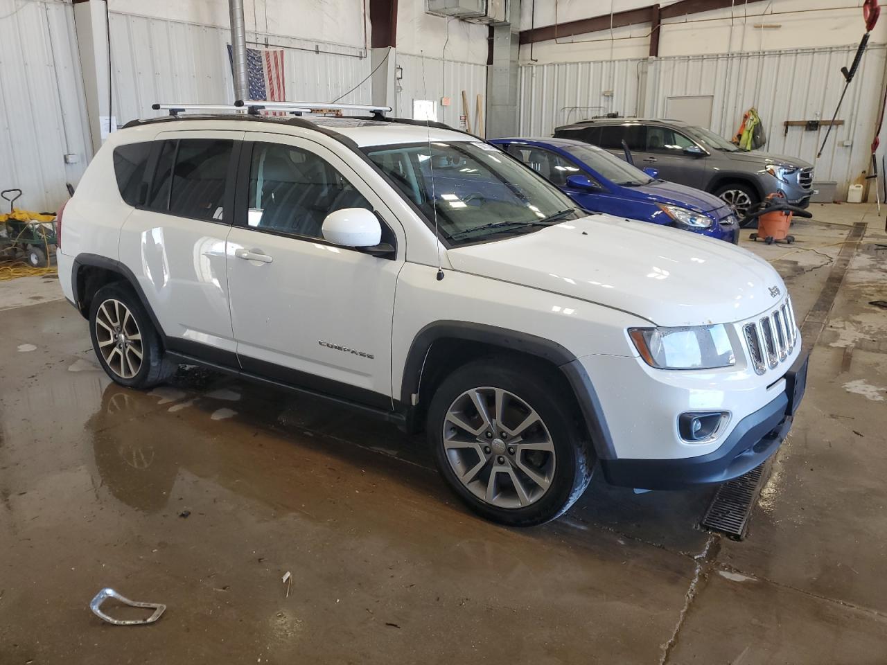 2016 Jeep Compass Latitude - Image 4