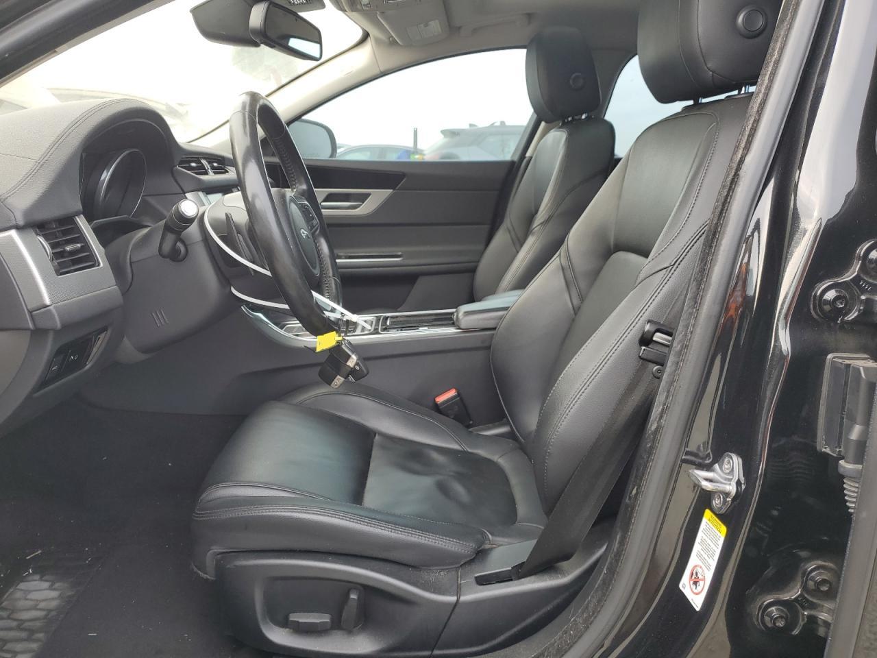 2017 Jaguar Xf Premium - Image 7