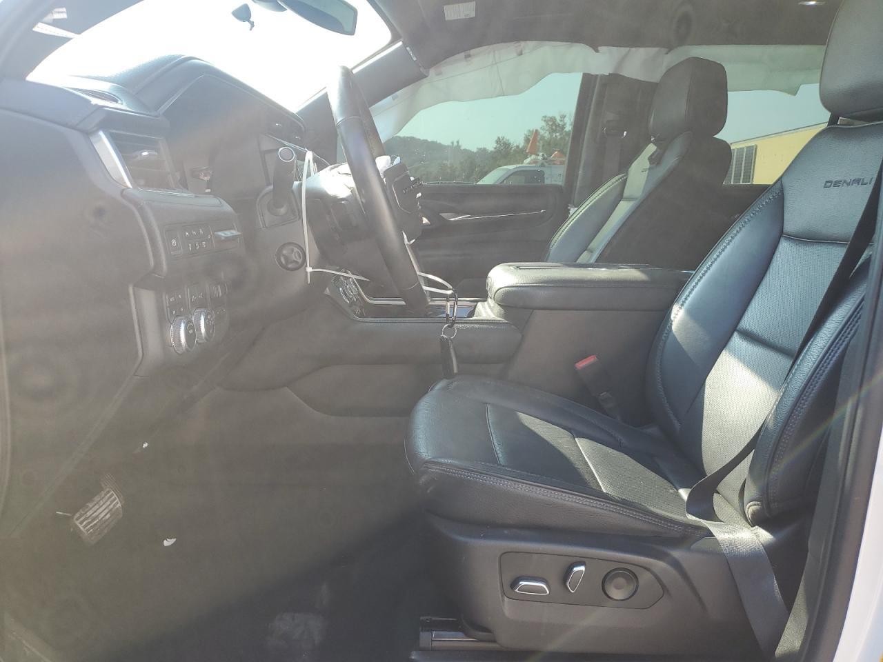 2022 GMC Yukon Denali - Фото 7