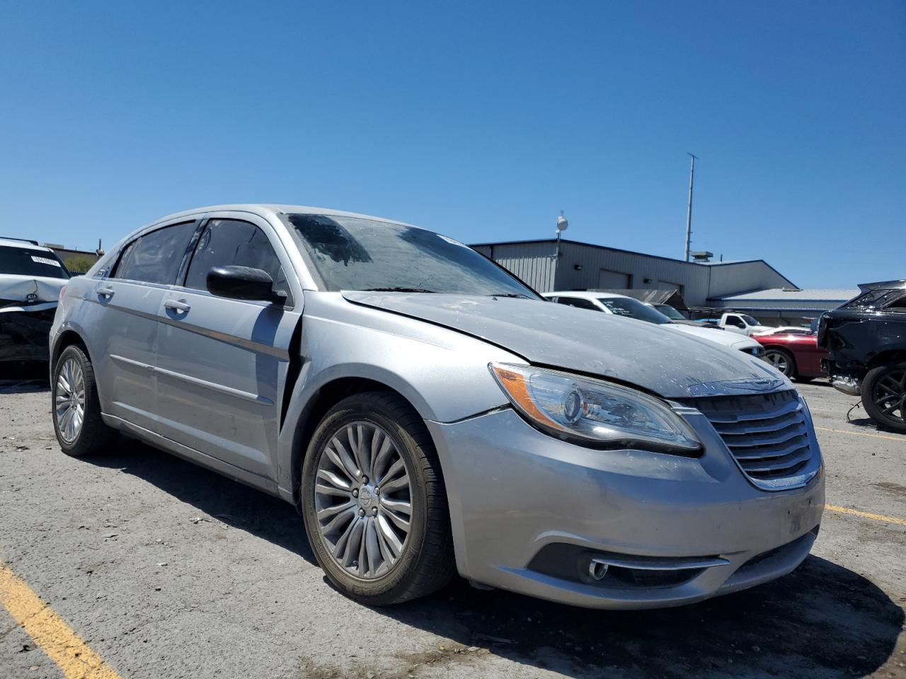 2014 Chrysler 200 Touring - Image 4
