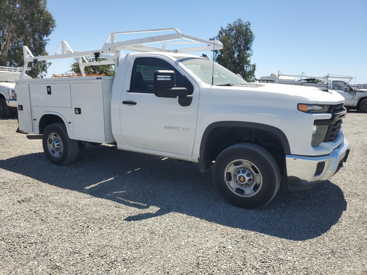 2024 Chevrolet Silverado C2500 Heavy Duty - Фото 4