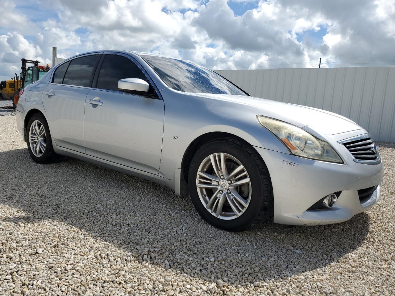 2015 Infiniti Q40 - Фото 4