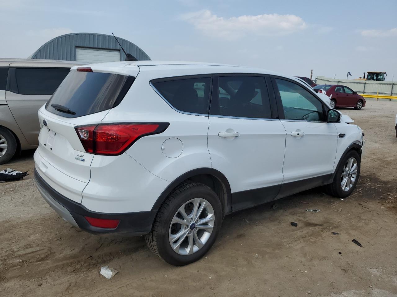 2019 Ford Escape Se - Фото 3