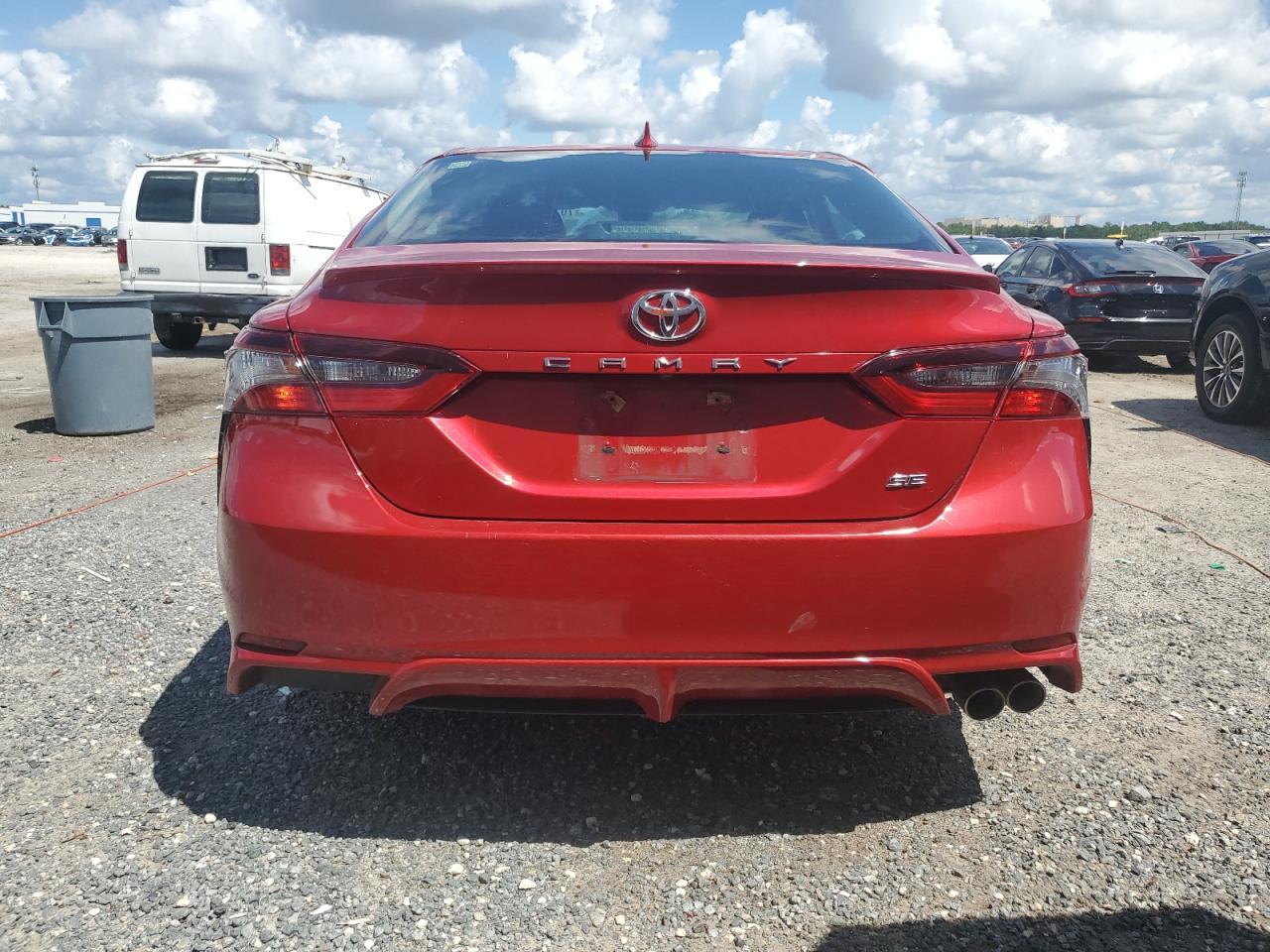 2021 Toyota Camry Se - Фото 6