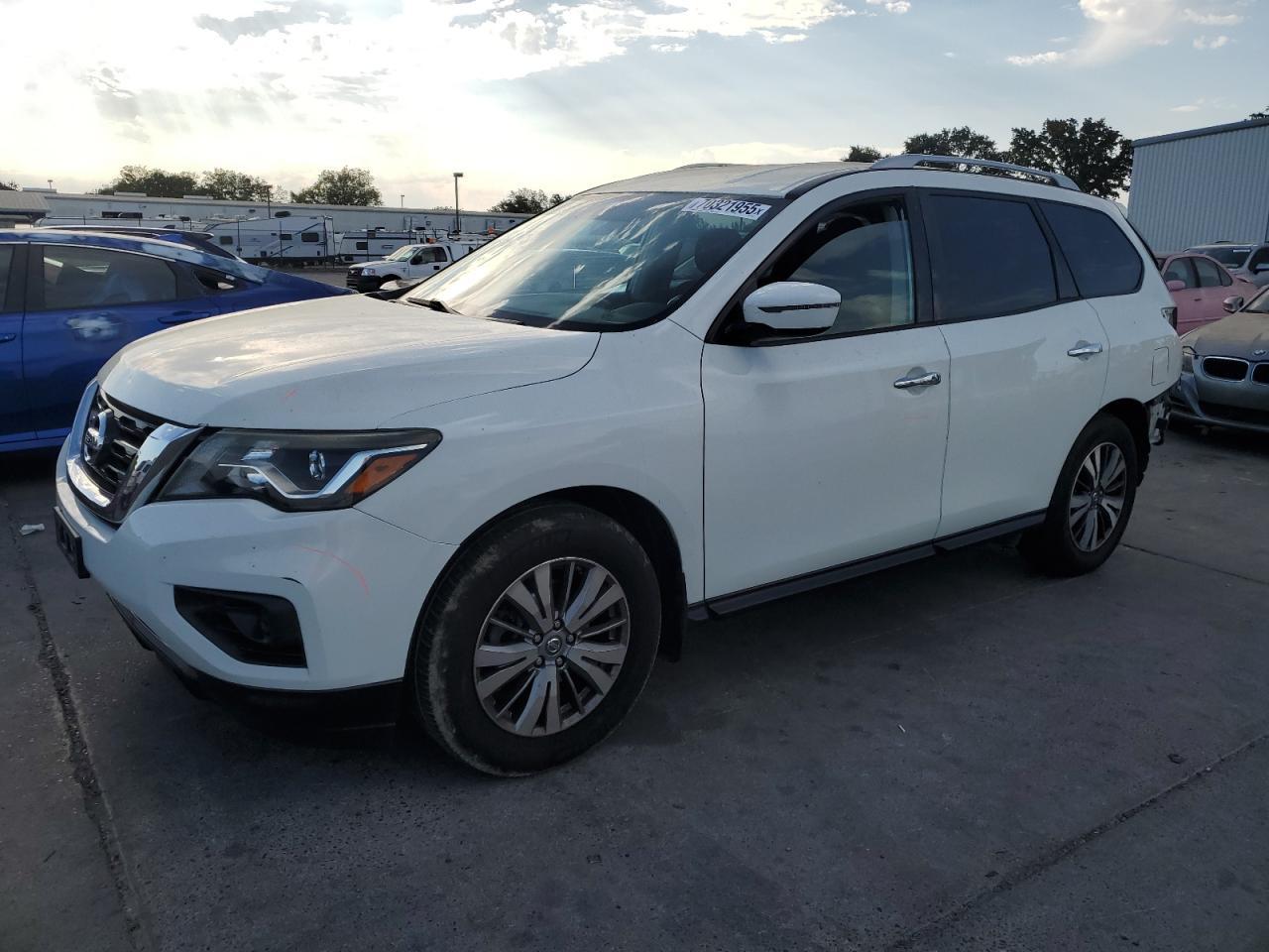 2017 Nissan Pathfinder S
