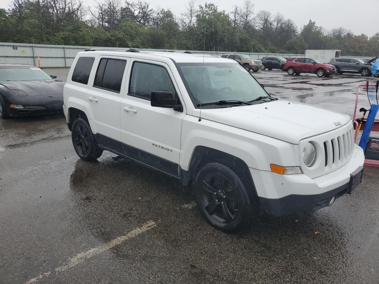 2012 Jeep Patriot Latitude - Фото 4