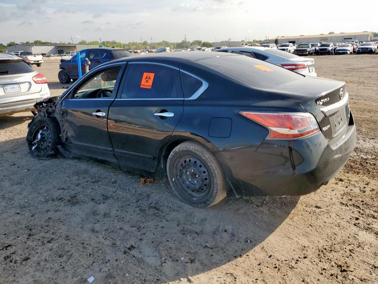 2014 Niss Altima - Фото 2