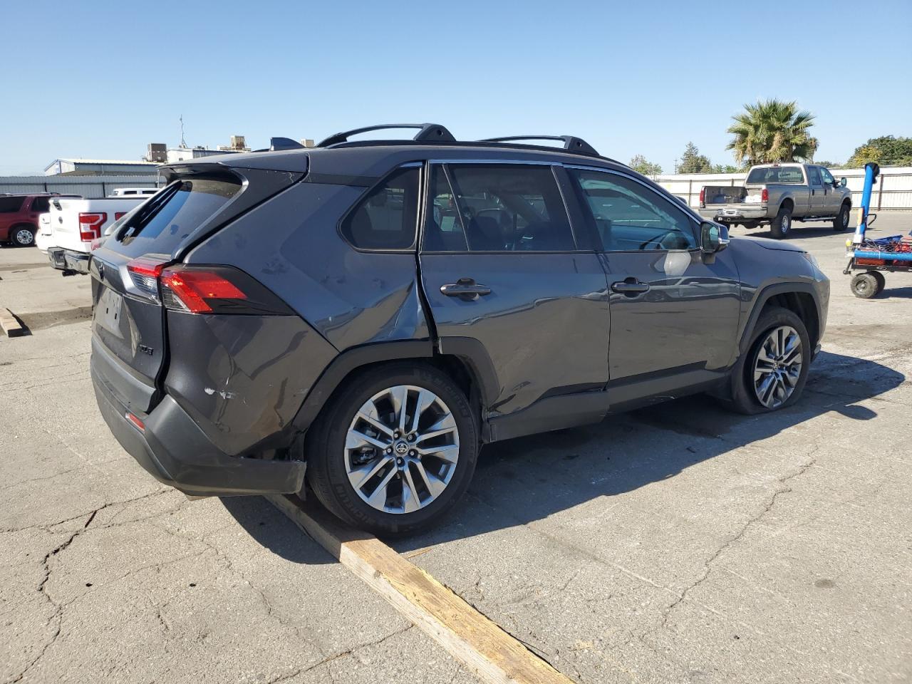 2023 Toyota Rav4 Xle Premium - Фото 3