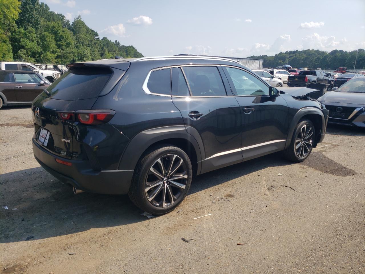 2025 Mazda Cx-50 Premium Plus - Image 3