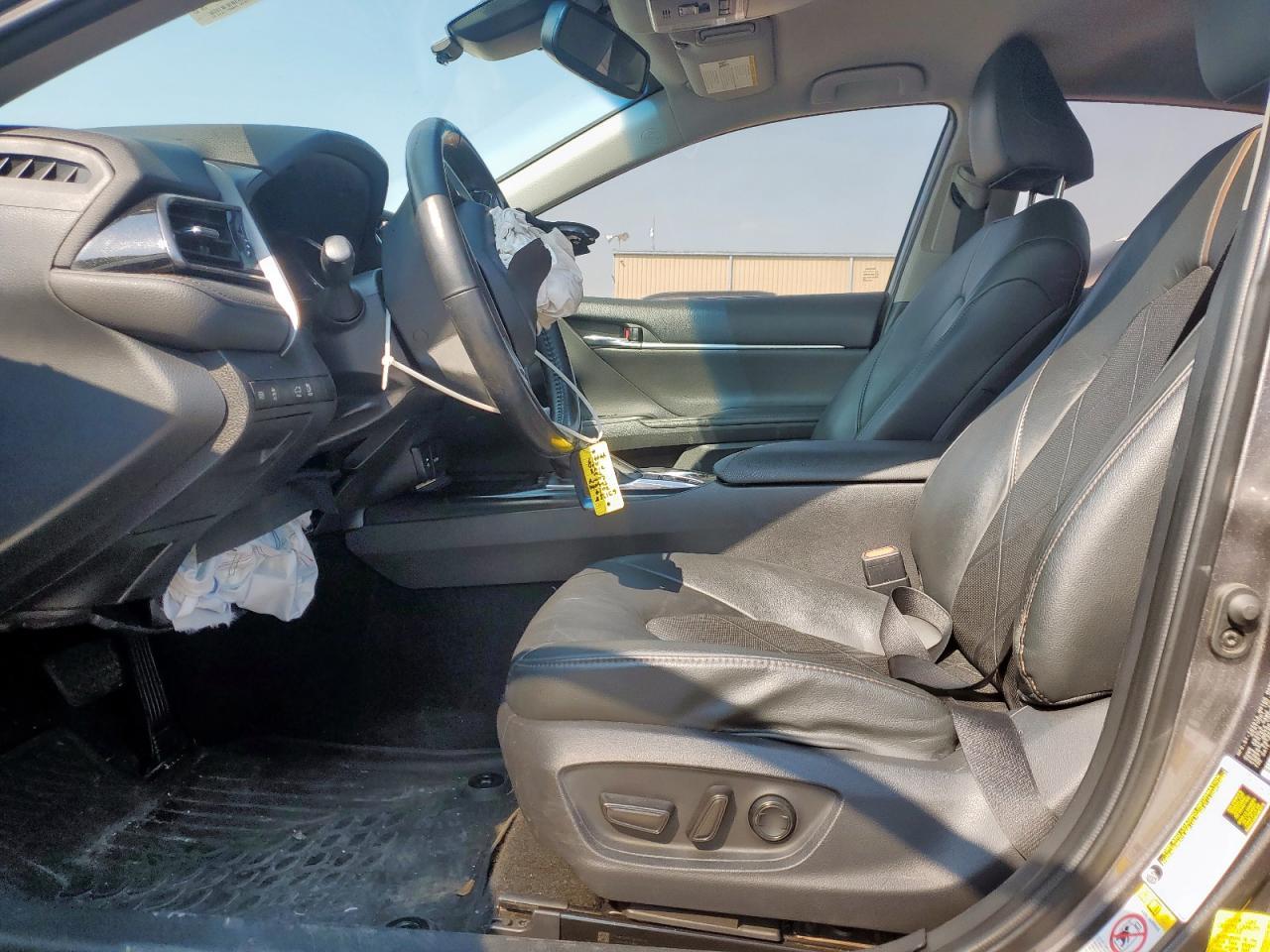 2019 Toyota Camry Hybrid - Image 7