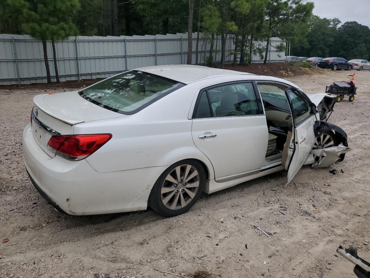 2012 Toyota Avalon Base - Фото 3