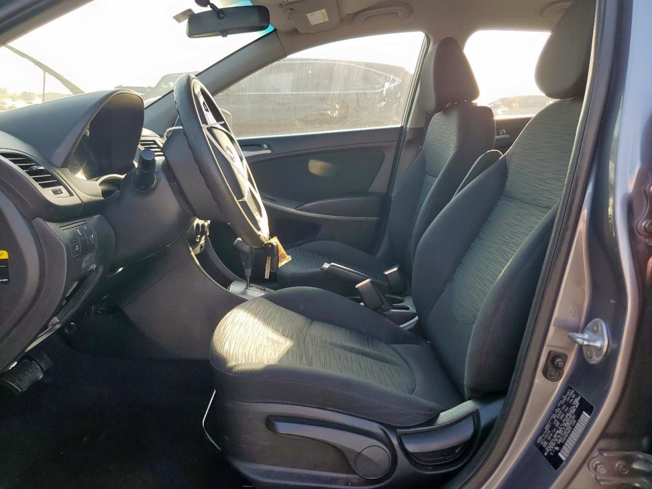 2016 Hyundai Accent Se - Фото 7