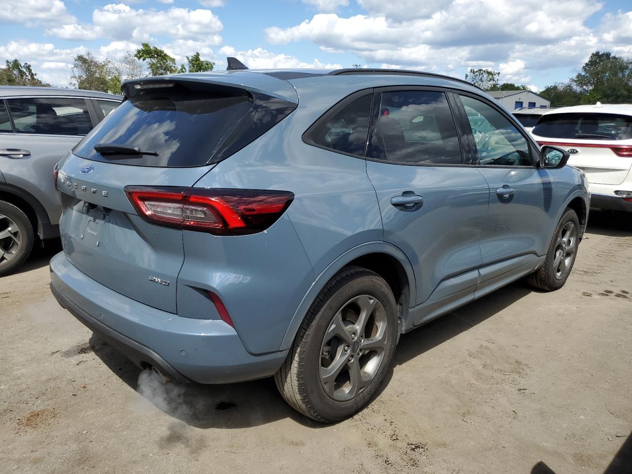 2024 Ford Escape St Line - Image 3