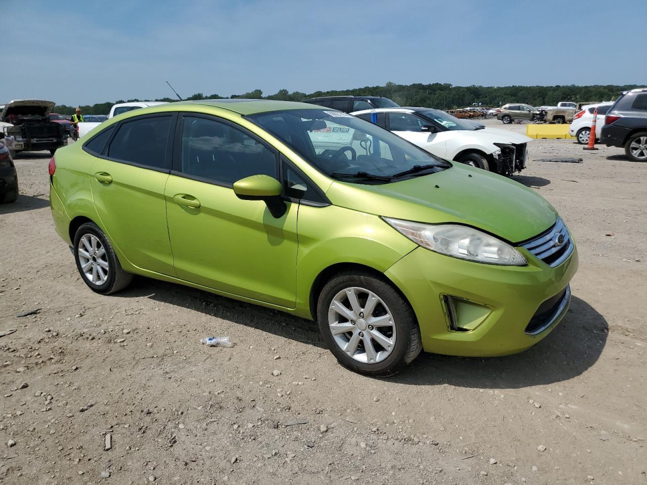 2011 Ford Fiesta Se - Фото 4