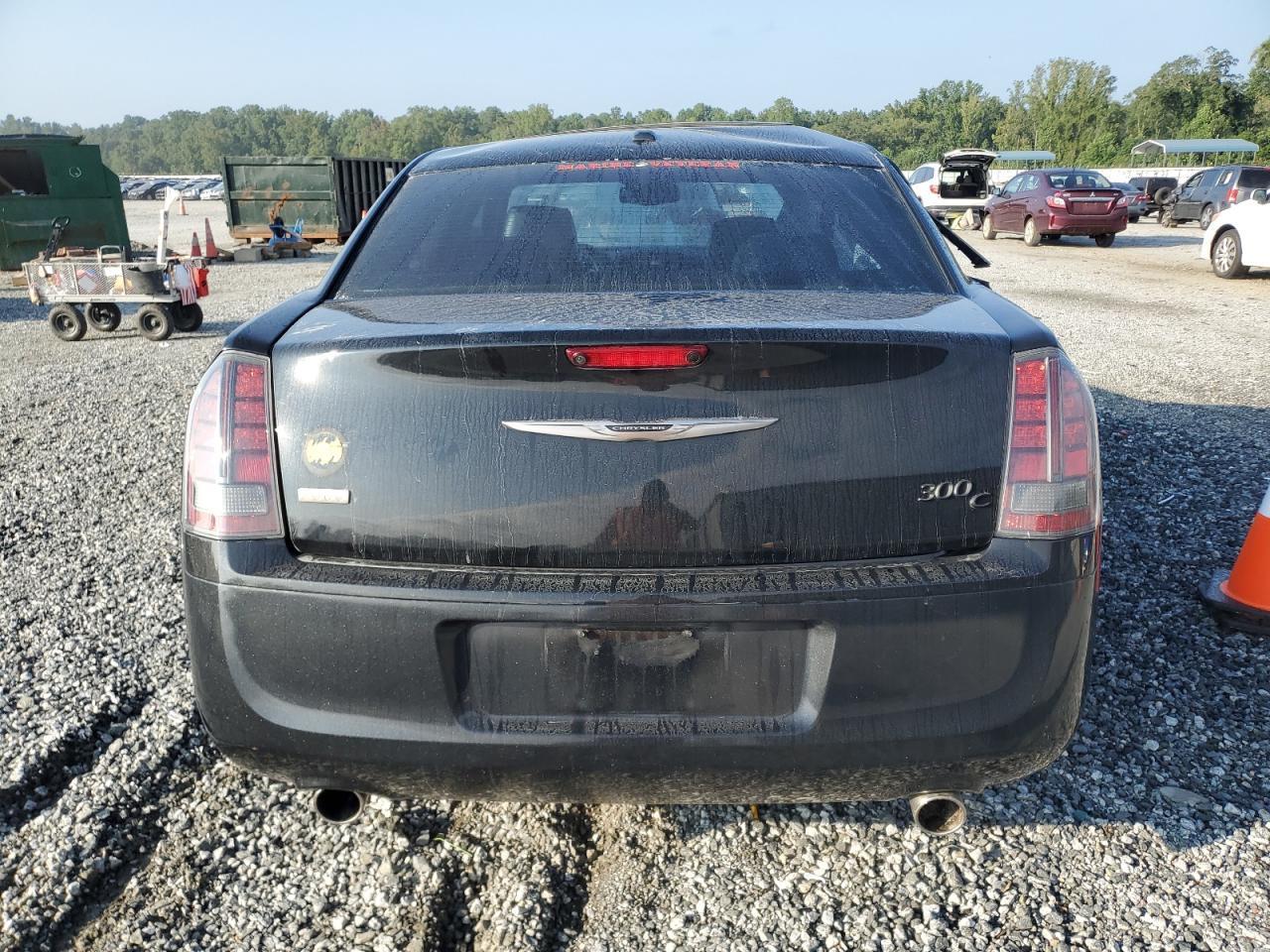 2013 Chrysler 300C Varvatos - Image 6