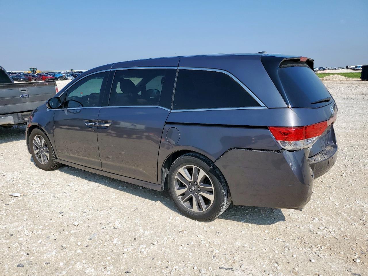 2016 Honda Odyssey Touring - Фото 2