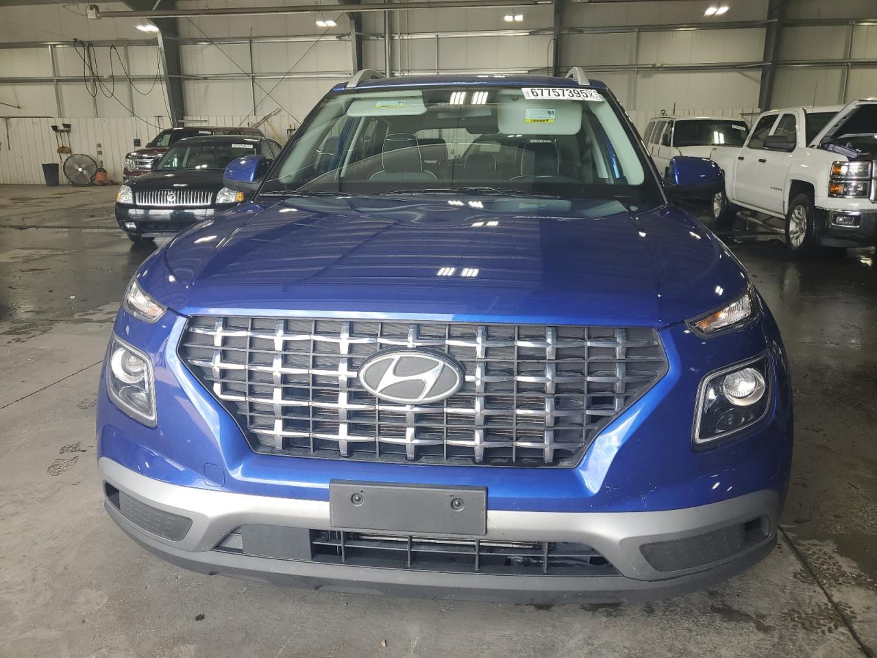 2023 Hyundai Venue Sel - Image 5