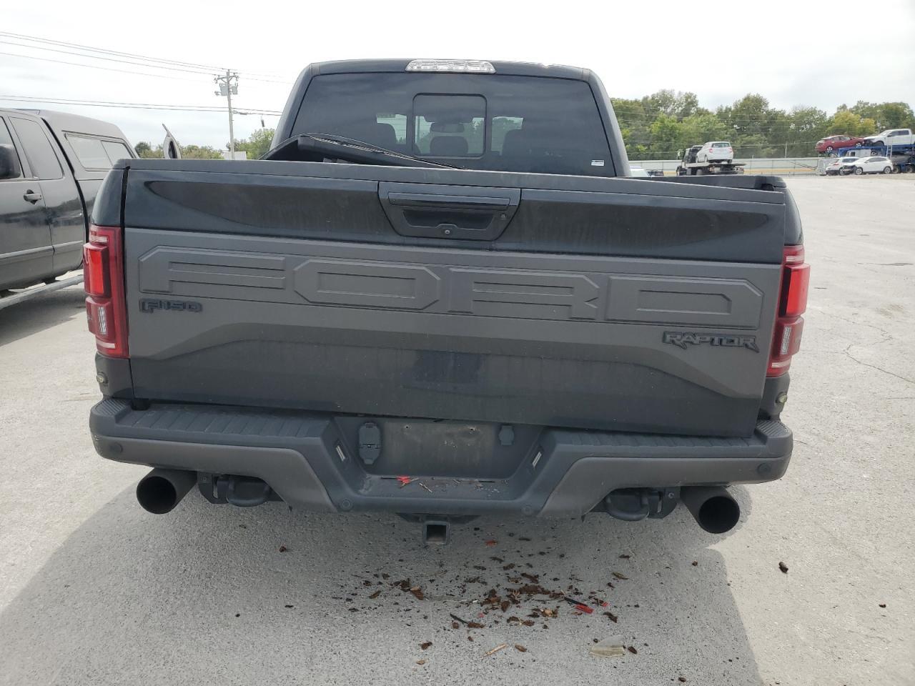 2017 Ford F150 Raptor - Фото 6